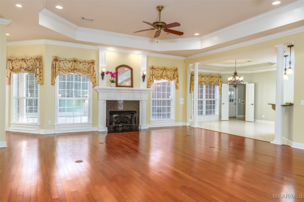 404 Grove Park Loop