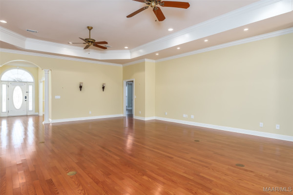 404 Grove Park Loop