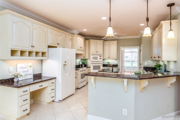 404 Grove Park Loop