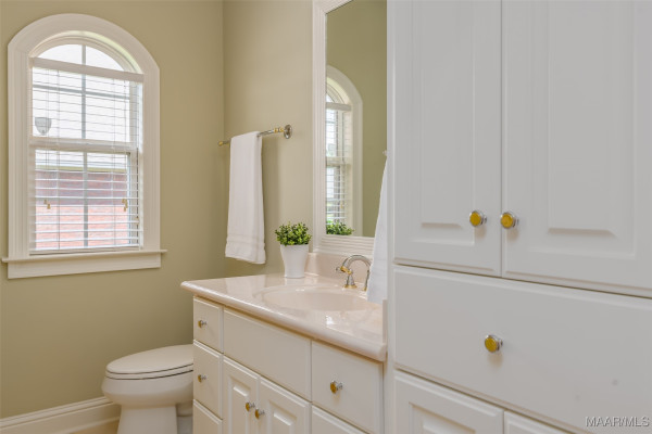 404 Grove Park Loop