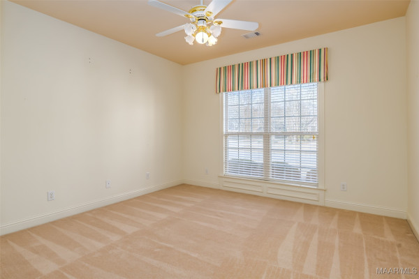 404 Grove Park Loop