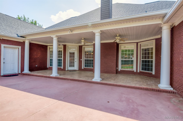 404 Grove Park Loop