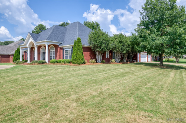 404 Grove Park Loop