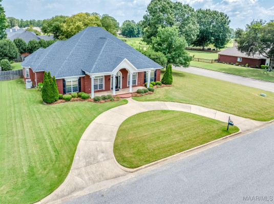 404 Grove Park Loop