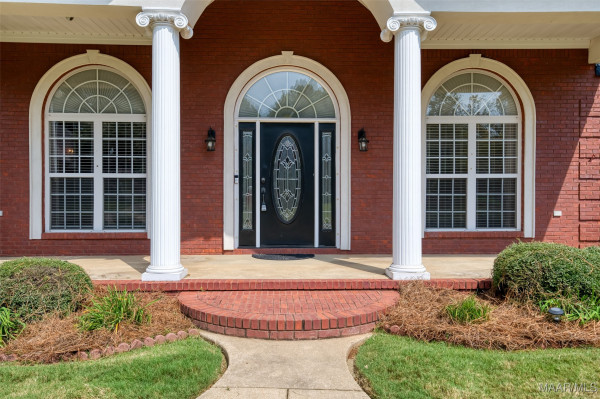 404 Grove Park Loop