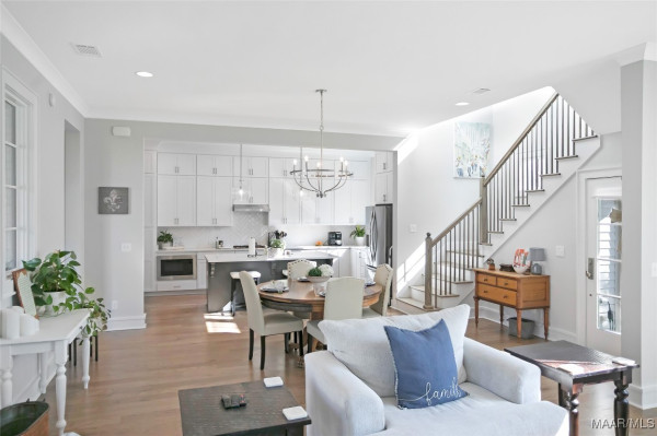 4638 Bloomsbury Street