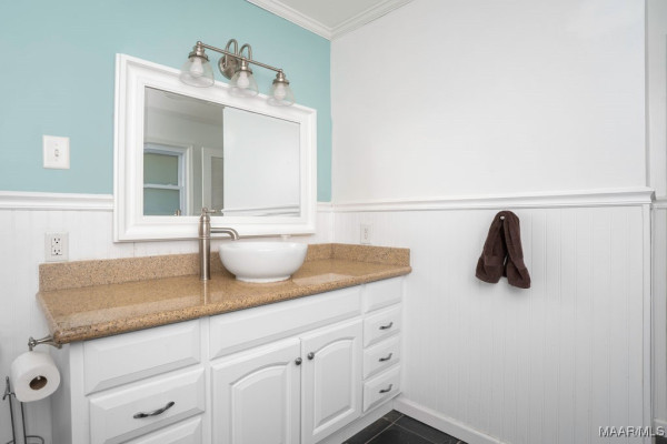 925 GREEN FOREST Drive