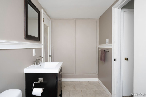 925 GREEN FOREST Drive