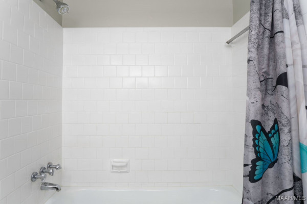 925 GREEN FOREST Drive