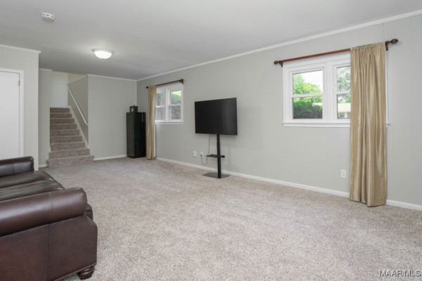 925 GREEN FOREST Drive