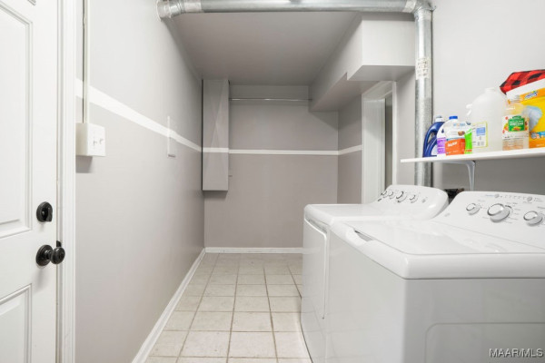 925 GREEN FOREST Drive