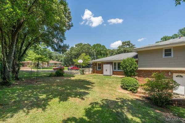 925 GREEN FOREST Drive