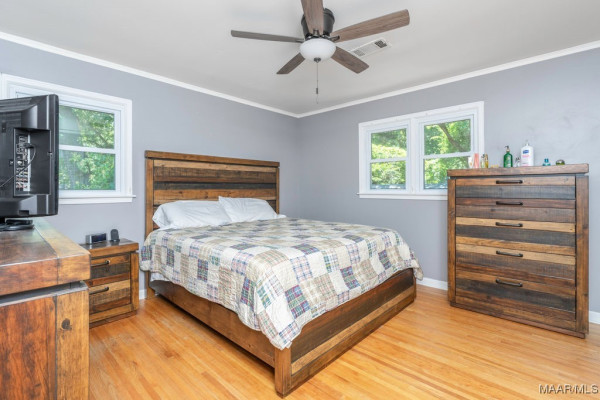 925 GREEN FOREST Drive