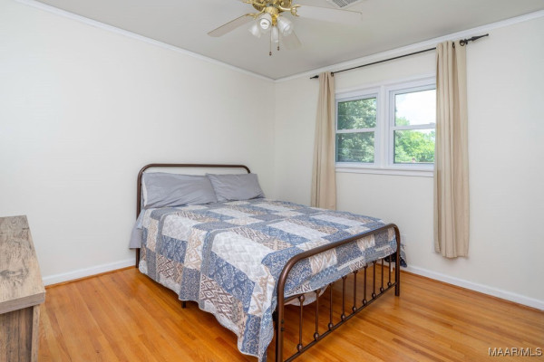 925 GREEN FOREST Drive