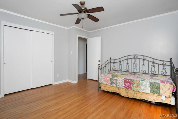 925 GREEN FOREST Drive