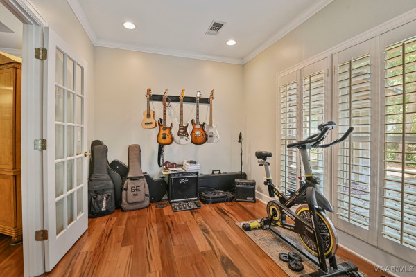 7149 PINECREST Drive