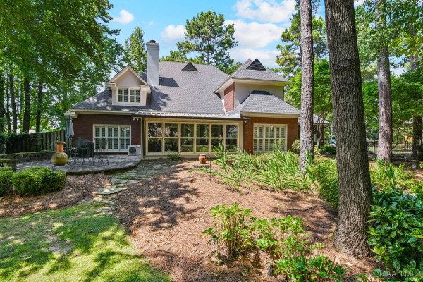 7149 PINECREST Drive