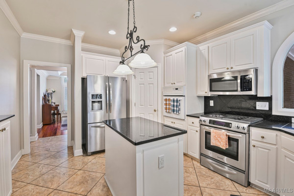 7149 PINECREST Drive