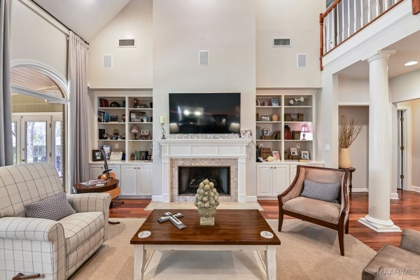 7149 PINECREST Drive