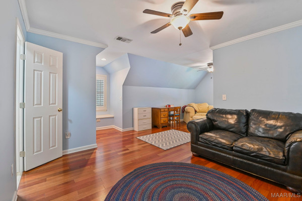 7149 PINECREST Drive