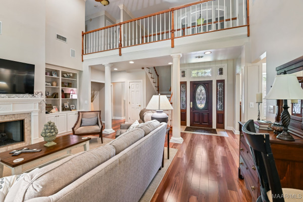 7149 PINECREST Drive