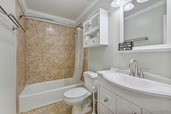 7149 PINECREST Drive