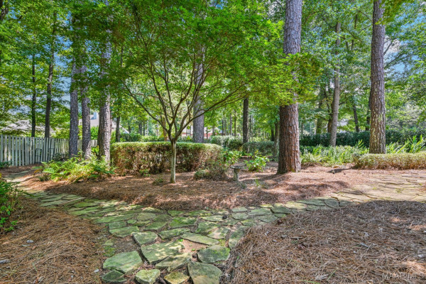 7149 PINECREST Drive