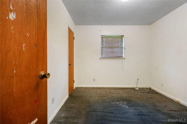 5302 Connie Circle