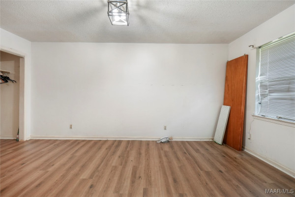 5302 Connie Circle