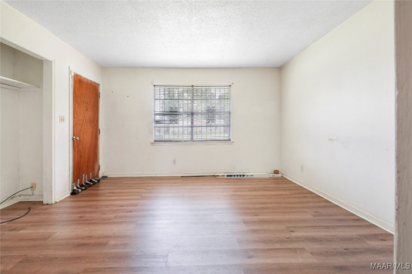 5302 Connie Circle