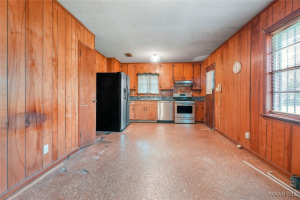 5302 Connie Circle