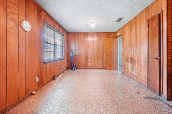 5302 Connie Circle