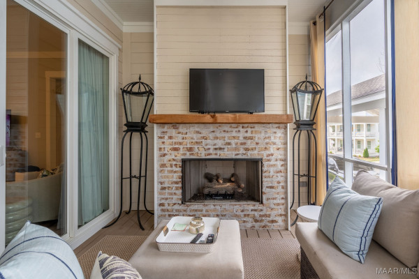 124 Hillbrook Drive