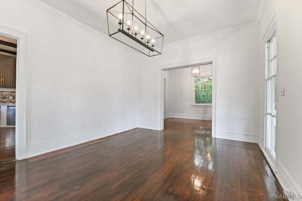 264 E Fairview Avenue