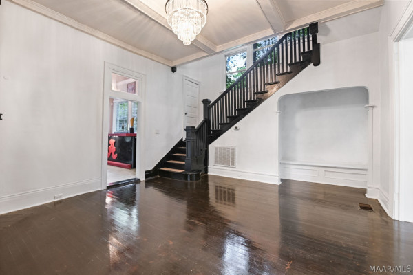 264 E Fairview Avenue
