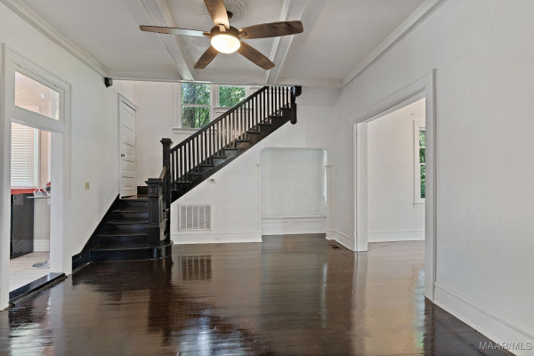 264 E Fairview Avenue