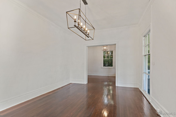 264 E Fairview Avenue