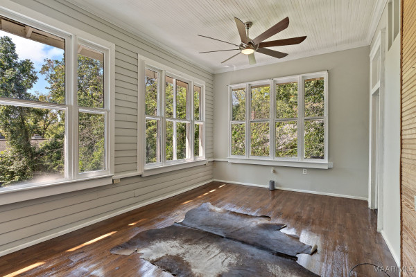 264 E Fairview Avenue