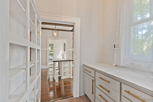 264 E Fairview Avenue