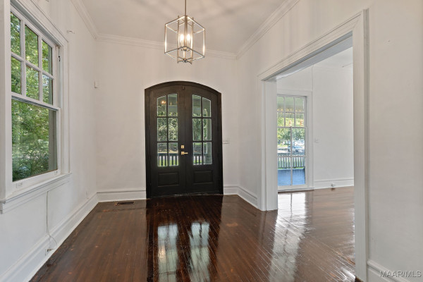 264 E Fairview Avenue