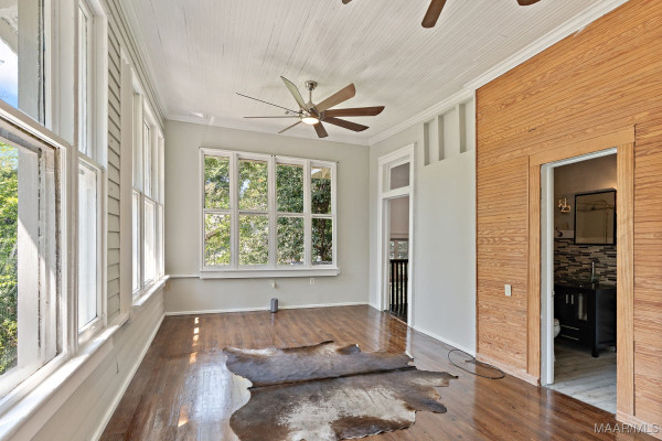 264 E Fairview Avenue