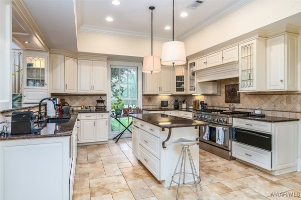 2550 Woodley Road