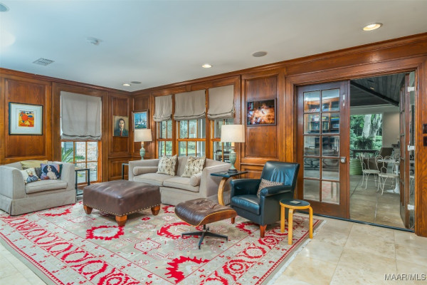 2550 Woodley Road