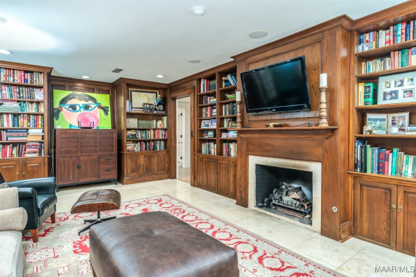 2550 Woodley Road