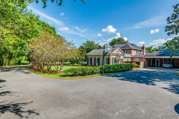 2550 Woodley Road
