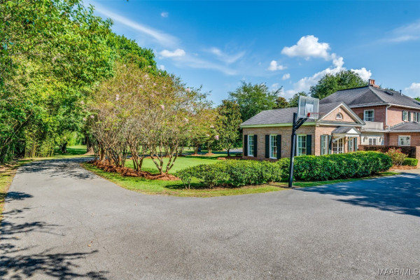 2550 Woodley Road