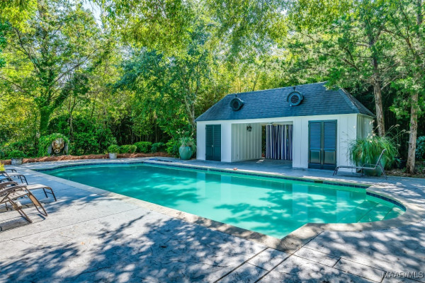 2550 Woodley Road