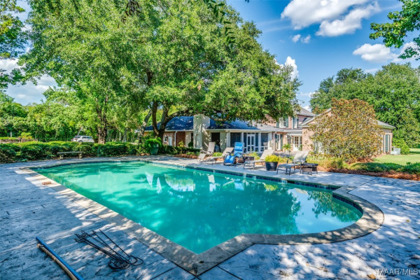 2550 Woodley Road