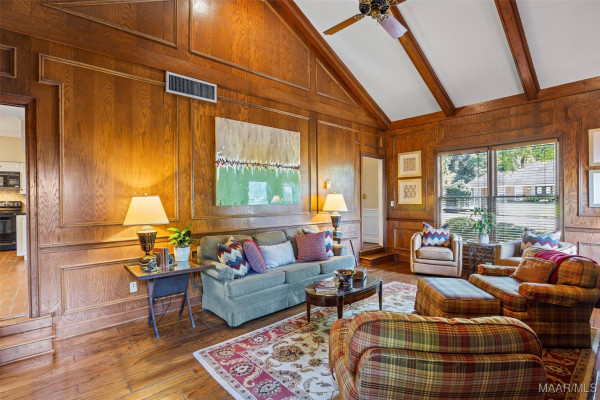 3266 Lancaster Lane