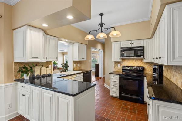 3266 Lancaster Lane